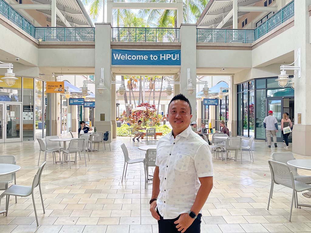 Warren Woon at Aloha Tower Marketplace.