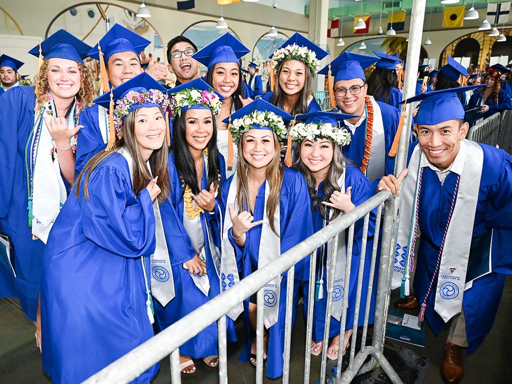 HPU students celebrate on graduation day