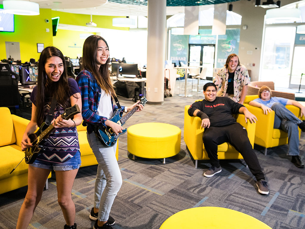 HPU students at the esports arena at Aloha Tower Marketplace