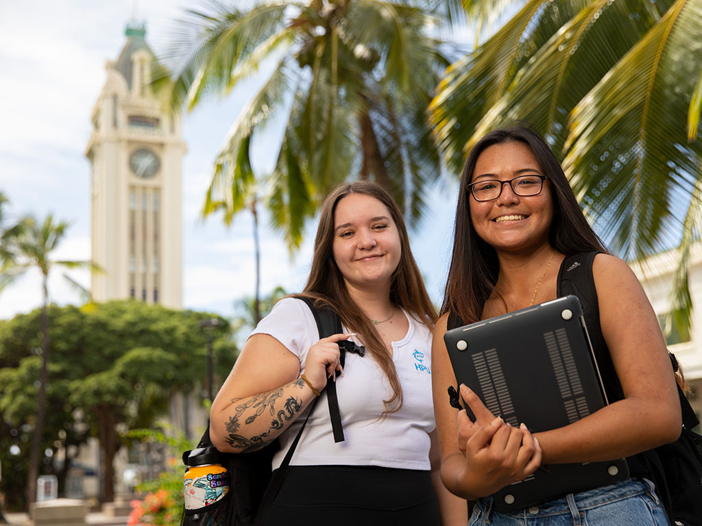 HPU students at Aloha Tower Marketplace