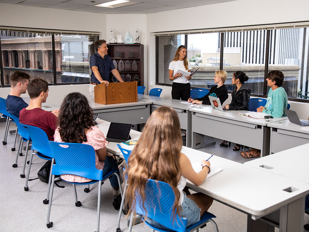 HPU business students in a classroom at the HPU College of Business at Pioneer Plaza