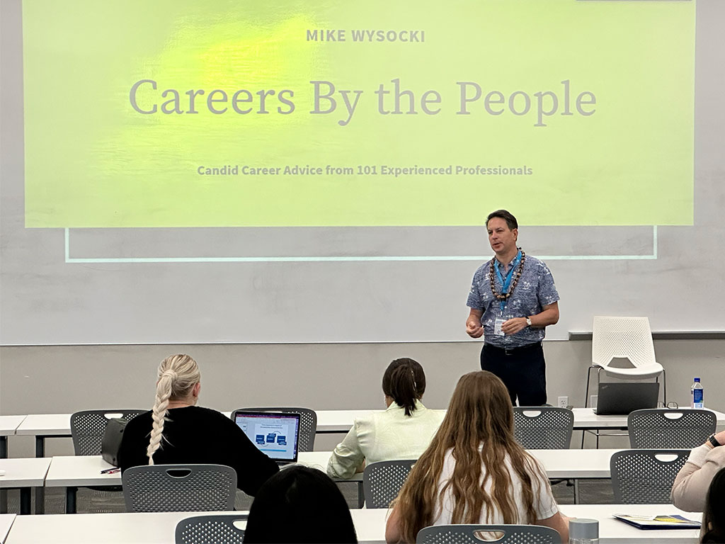 Author Mike Wysocki speaks to HPU students