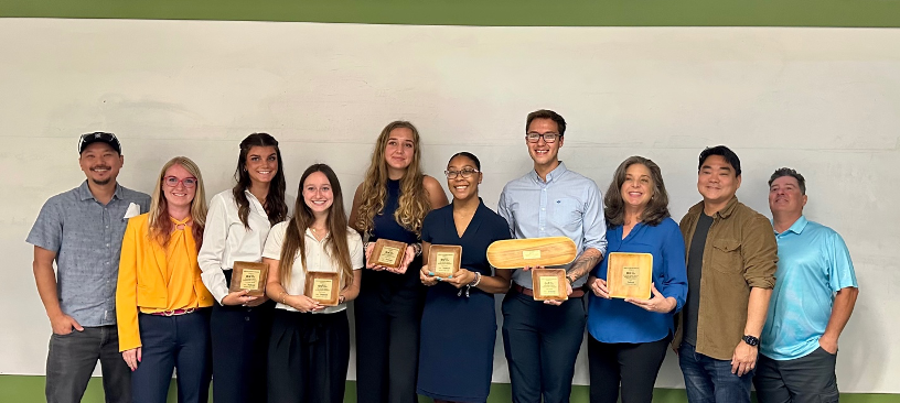 HPU’s 2023 NSAC team and AAF Hawaii District 13 judges at District 13 NSAC competition on April 22, 2023. From left: Brad Watanabe, Berad Studio, Katrina Hicks, The New York Times, Megan Marty, Emma Williams, Amber Nelson, Laeila Lesllie, Hunter Ferner, HPU faculty advisor AnnMarie Manzulli, Brian Watanabe, MVNP and, Allan Payne, Anthology Marketing Group.