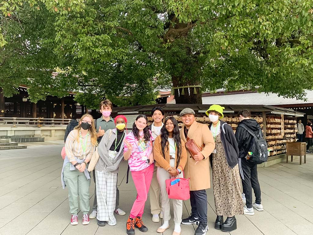 HPU students visiting the Meiji Jingu Shrine in Tokyo