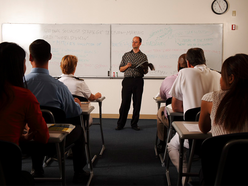 Russell Hart teaching a course at HPU