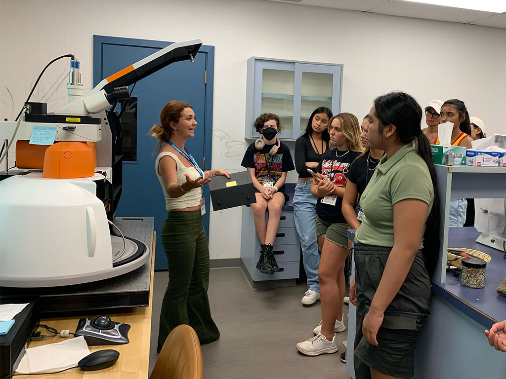 Students had the opportunity to learn from a ramen spectrometer with mentor and HPU alumna Jessica Hankins