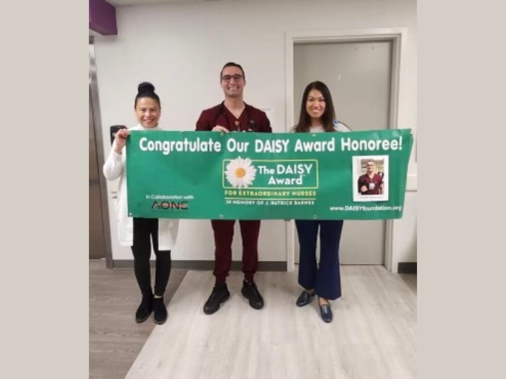 HPU alumnus Justin Coan wins the prestigious Daisy Award for his work as a nurse at Kaiser Permanente