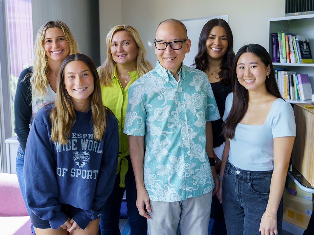 HPU Doctor of Clinical Psychology Program students with Program Director, Psychology Professor Vincent Tsushima (first row, center)