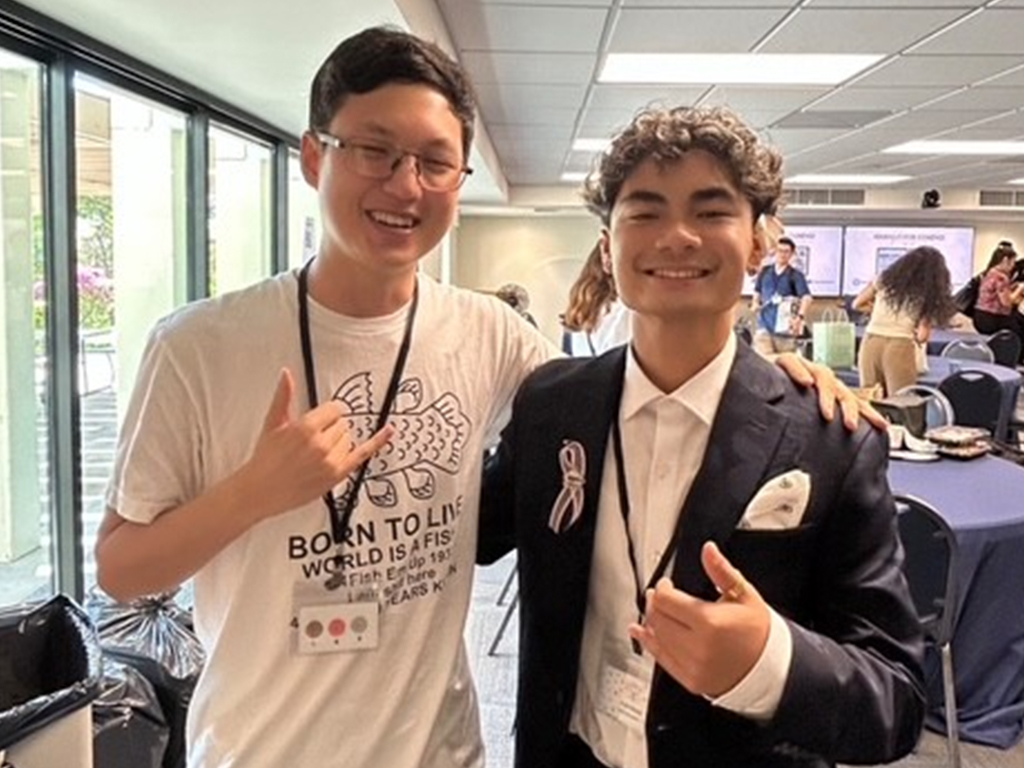 Kale Luna Sinay (right) at the 12th Annual Hawai'i Student Nurses Association Conference