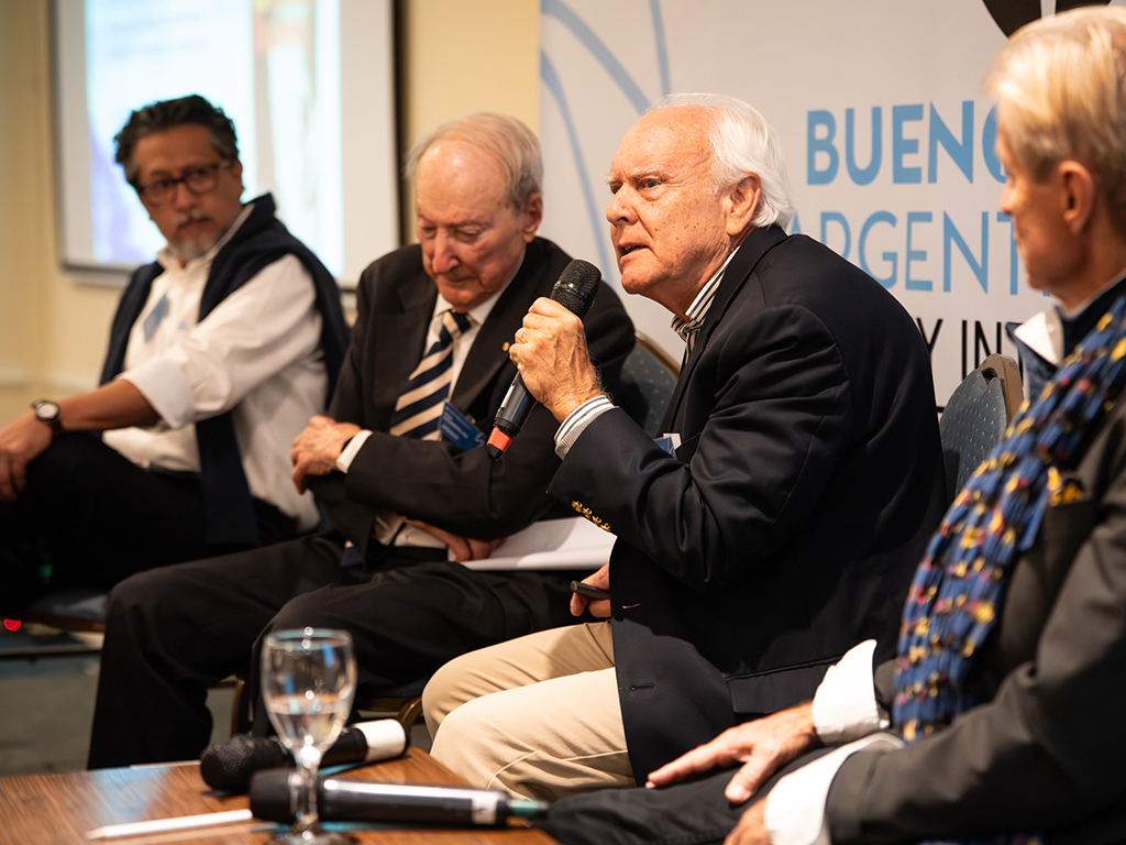 Ken Schoolland (seen with microphone) at the Liberty International World Conference in Buenos Aires