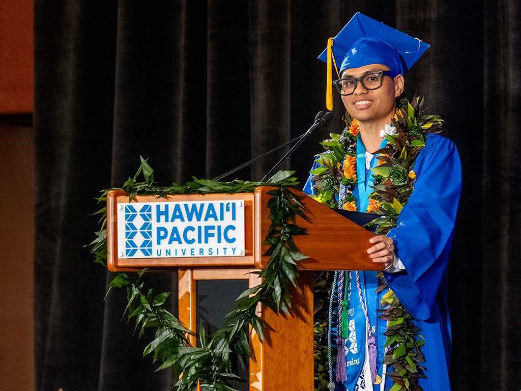 Undergraduate valedictory speaker Jejomar Balanay
