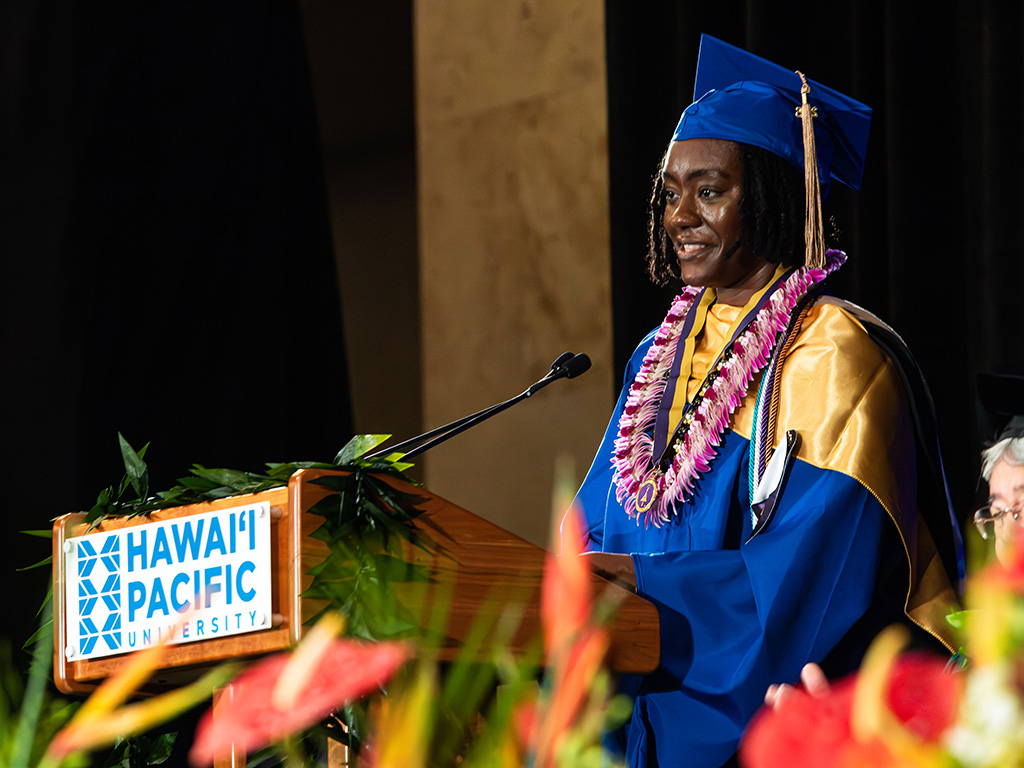 Graduate valedictory speaker Shanicqua Carter