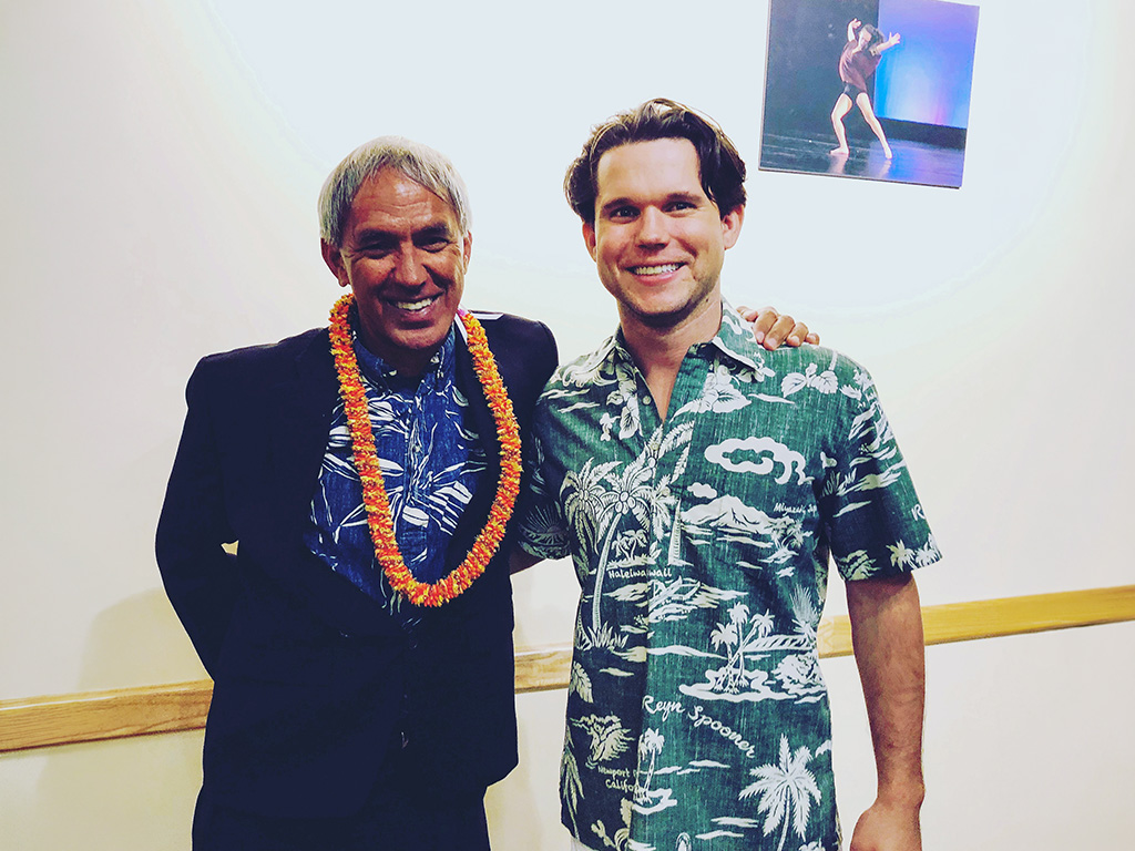 Michael Bennett (right) with Nainoa Thompson (left), CEO of Polynesian Voyaging Society
