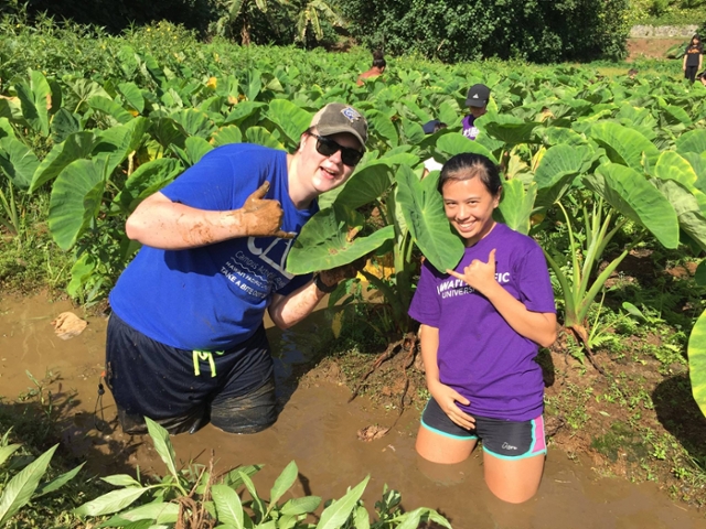 Student Leaders taking time off to help a lo‘i